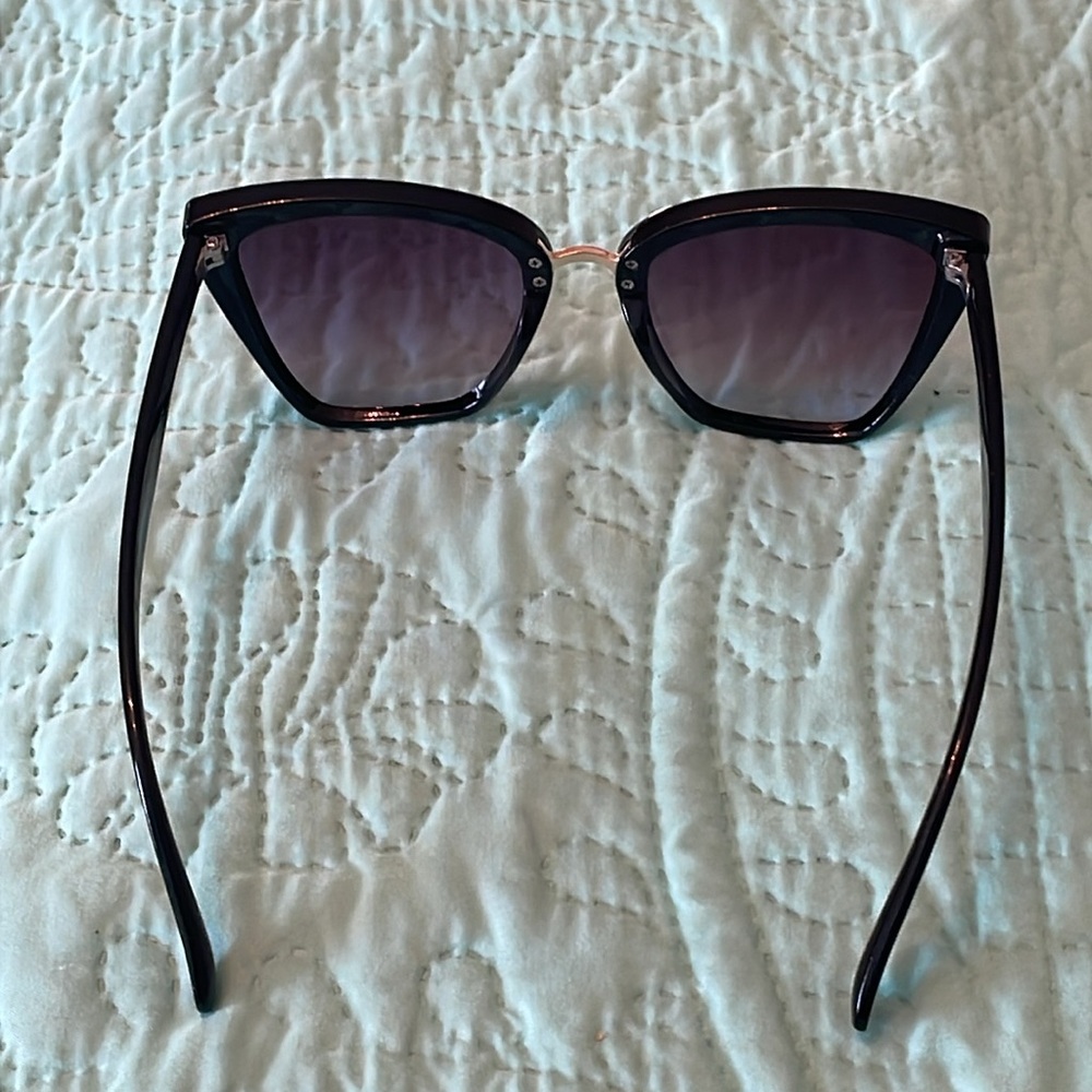 sunglasses - Picture 2 of 3
